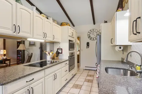 11 Lamore Road Essex VT 05452