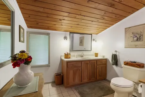 11 Lamore Road Essex VT 05452