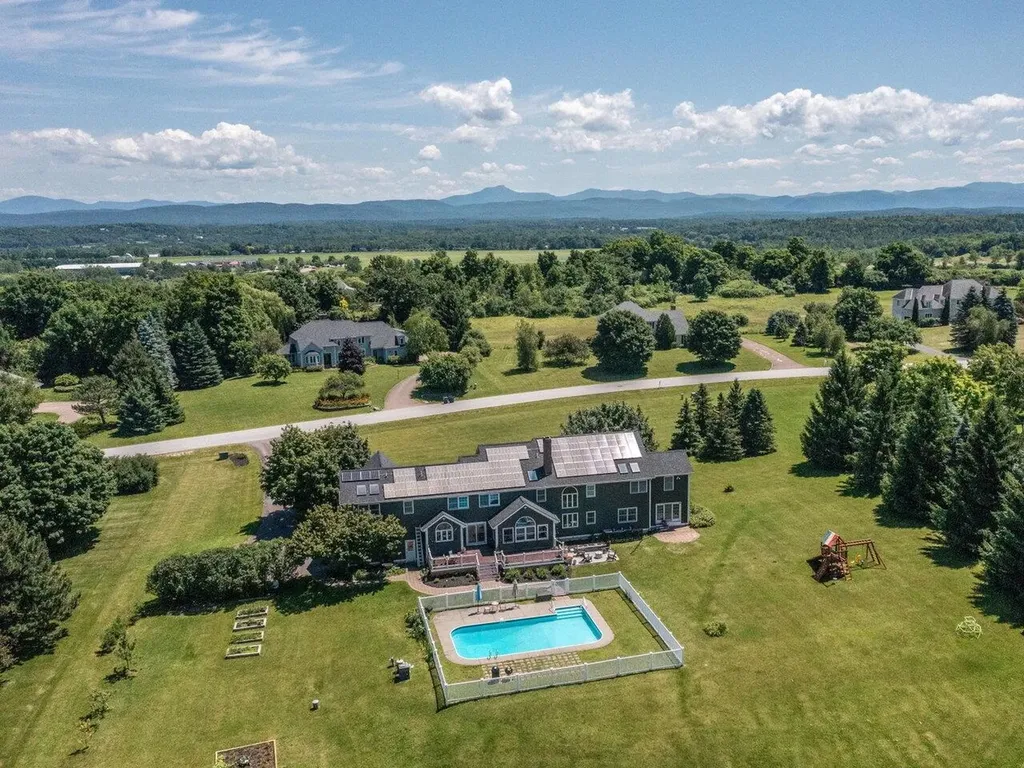 622 Ridgefield Road Shelburne VT 05482-6313