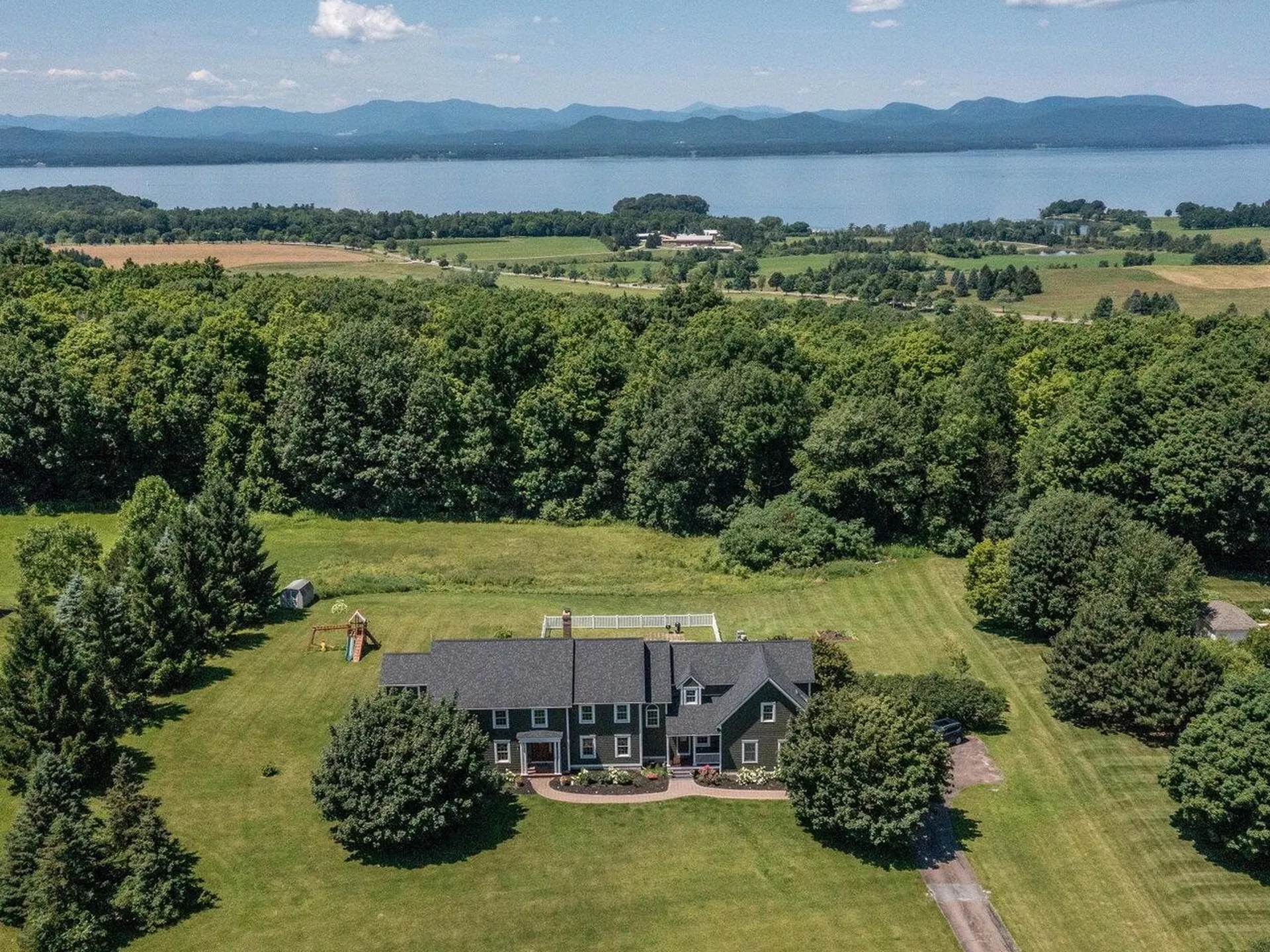 622 Ridgefield Road Shelburne VT 05482-6313