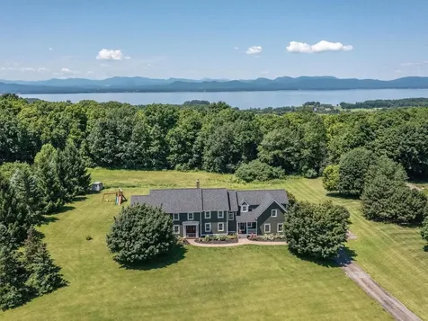 622 Ridgefield Road Shelburne VT 05482-6313