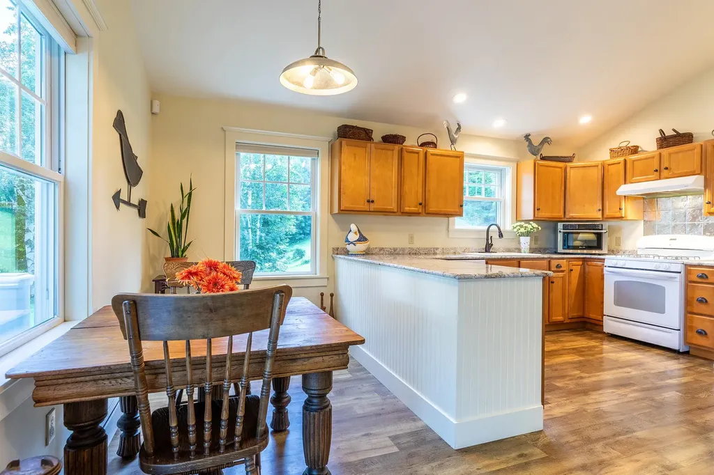 105 Hounds Hill Lane Wallingford VT 05773