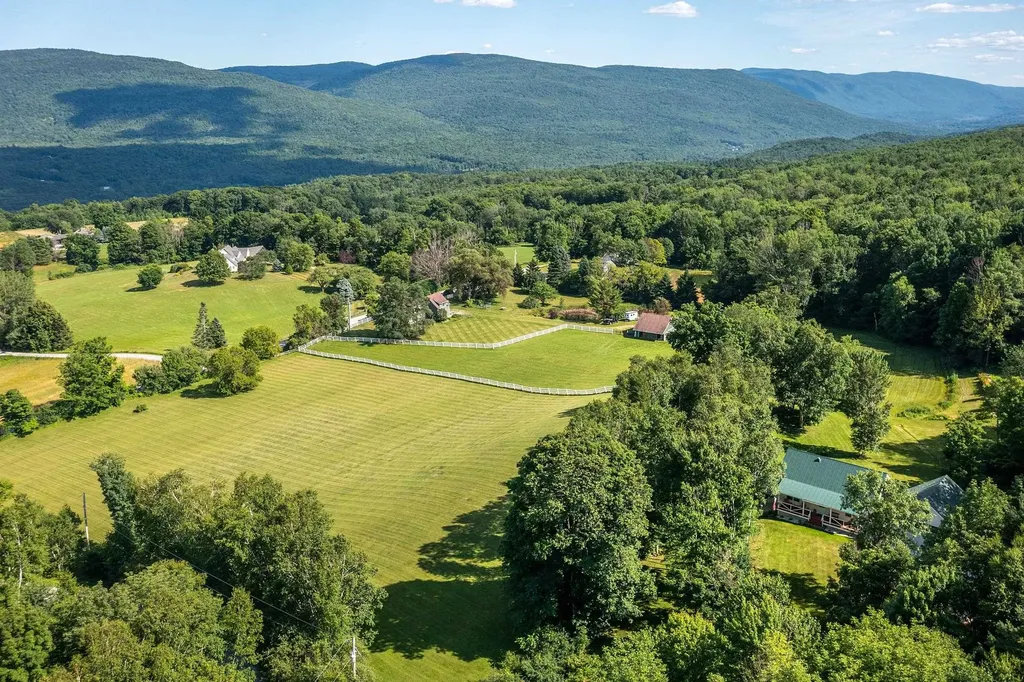 105 Hounds Hill Lane Wallingford VT 05773