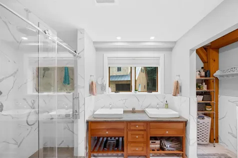 76 Holt Hill Road Chelsea VT 05038