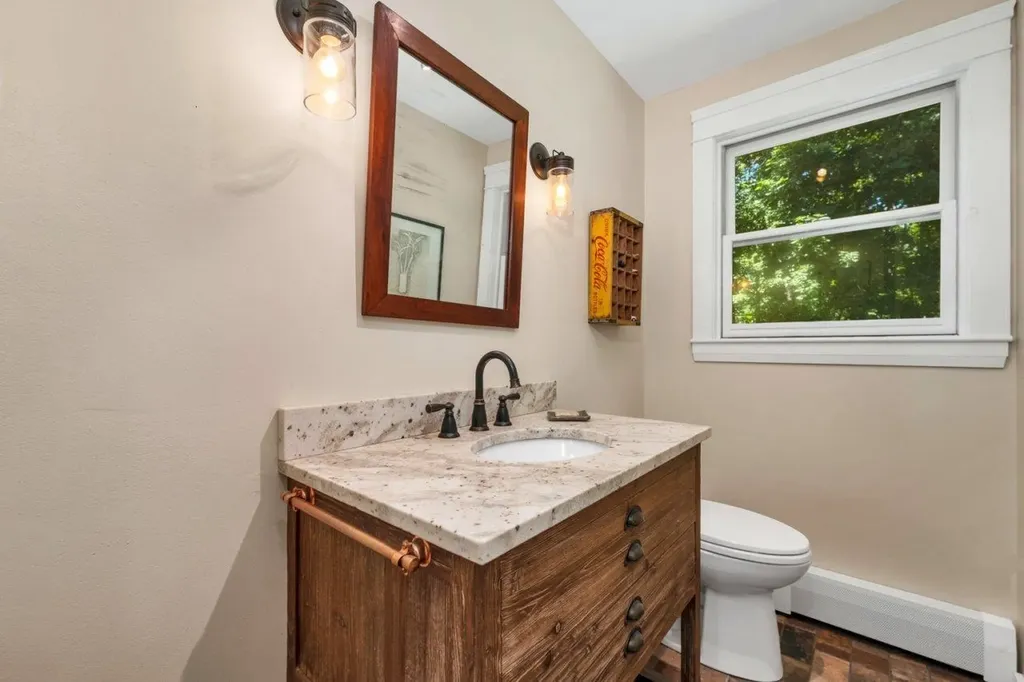 74 Perkins Road Madbury NH 03823