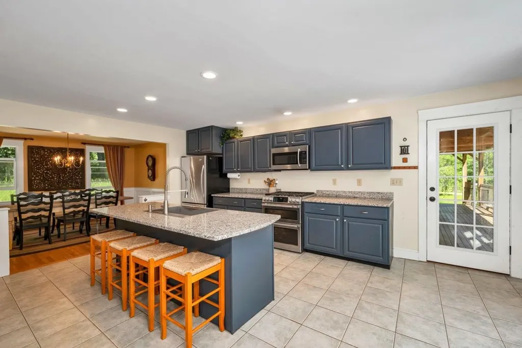 74 Perkins Road Madbury NH 03823
