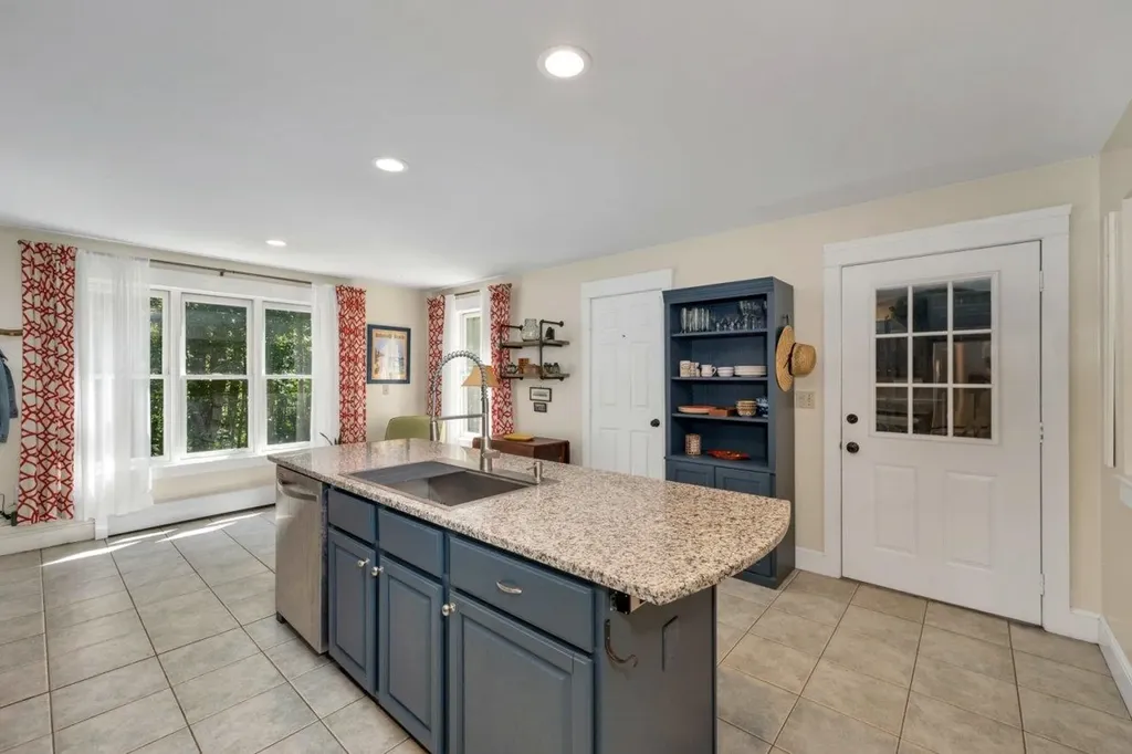 74 Perkins Road Madbury NH 03823