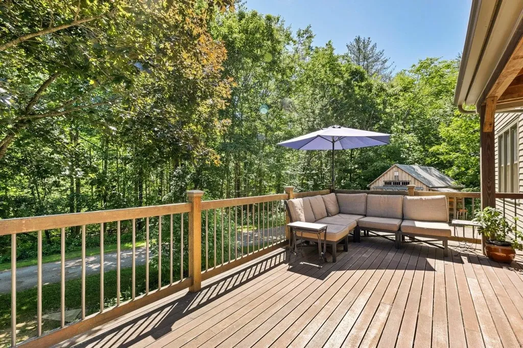 74 Perkins Road Madbury NH 03823