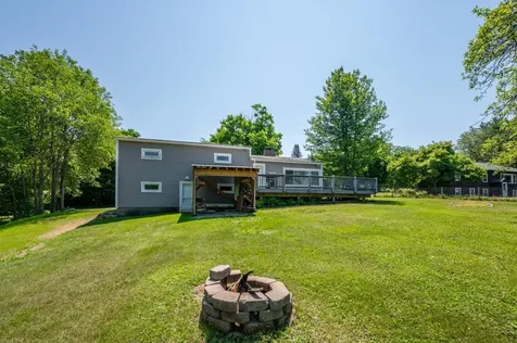 626 County Road New London NH 03257
