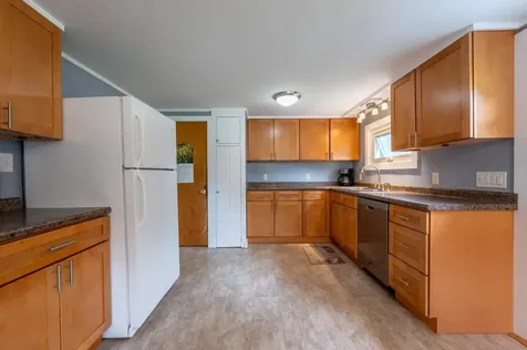 626 County Road New London NH 03257