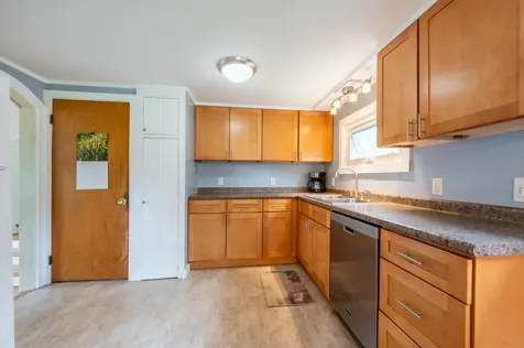 626 County Road New London NH 03257