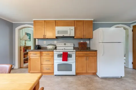 626 County Road New London NH 03257