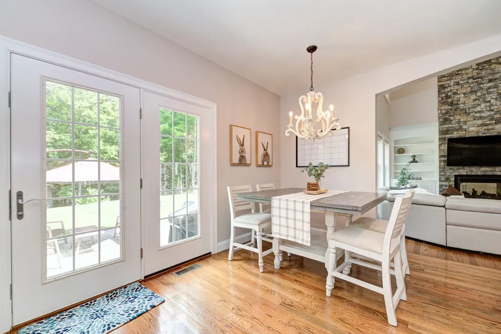 22 Glendenin Road Windham NH 03087