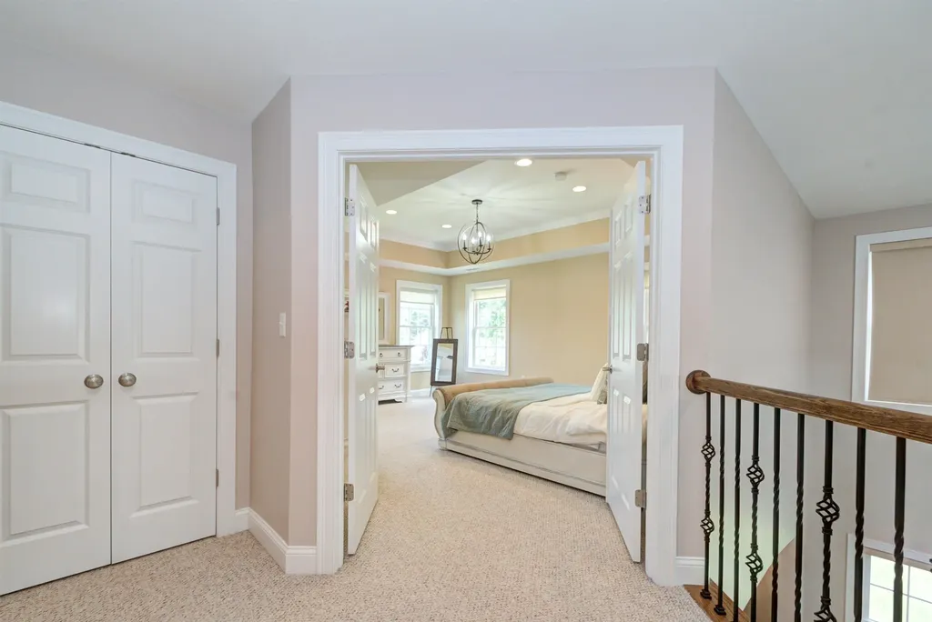 22 Glendenin Road Windham NH 03087