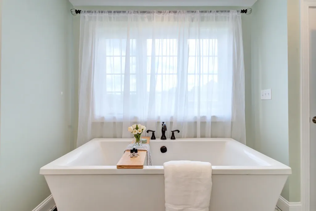 22 Glendenin Road Windham NH 03087