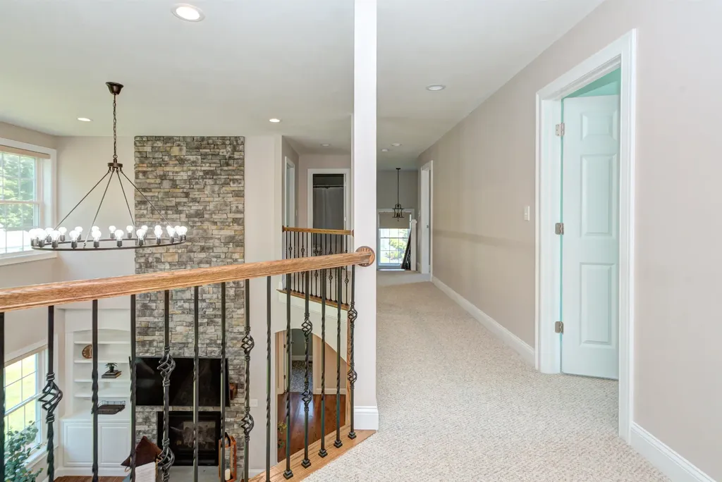 22 Glendenin Road Windham NH 03087