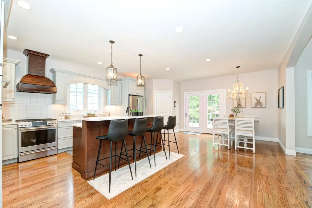 22 Glendenin Road Windham NH 03087
