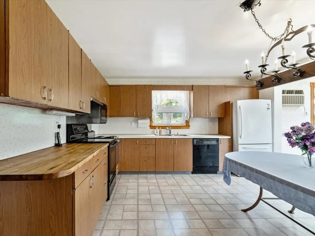 327 Charlotte Road Hinesburg VT 05461