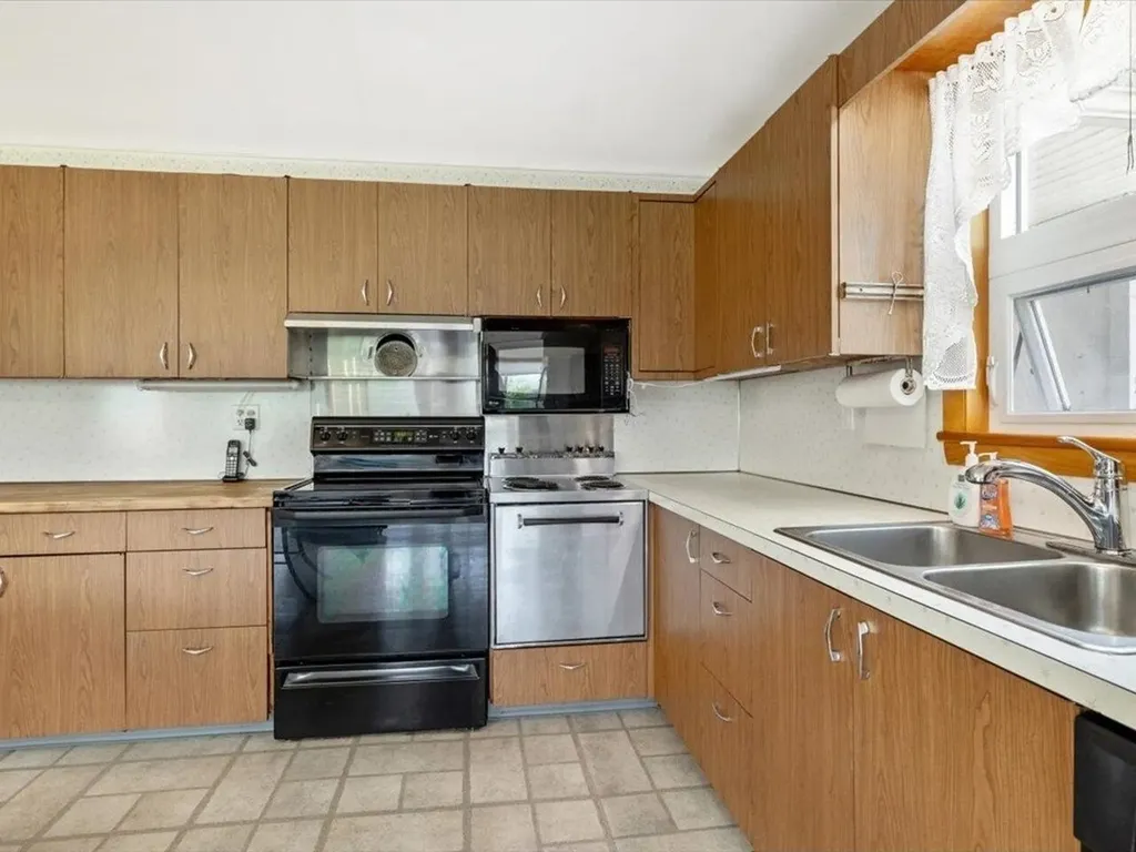 327 Charlotte Road Hinesburg VT 05461