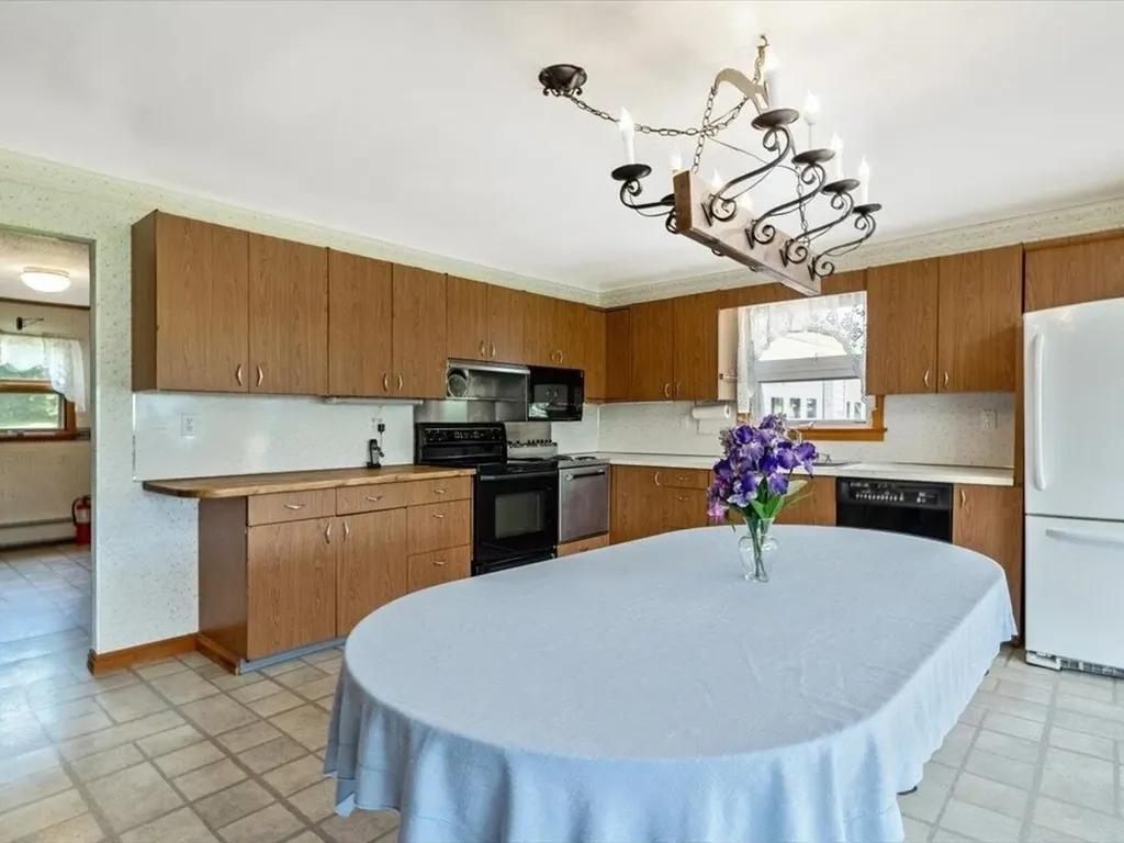 327 Charlotte Road Hinesburg VT 05461