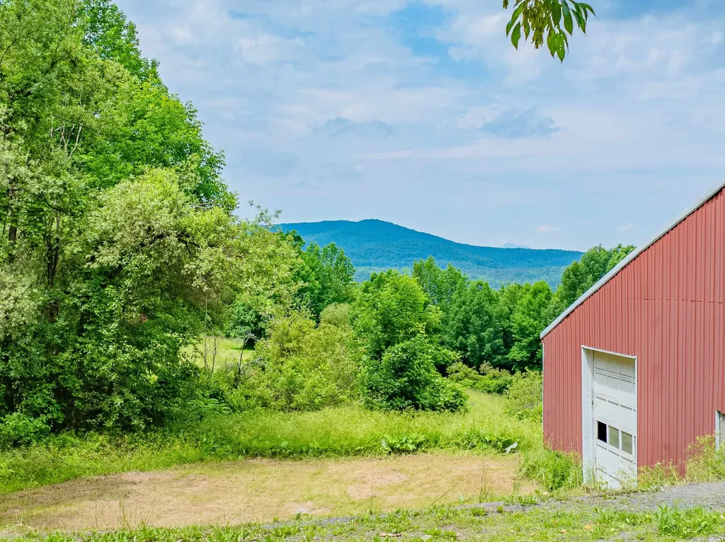 2736 Crosstown Road Berlin VT 05602