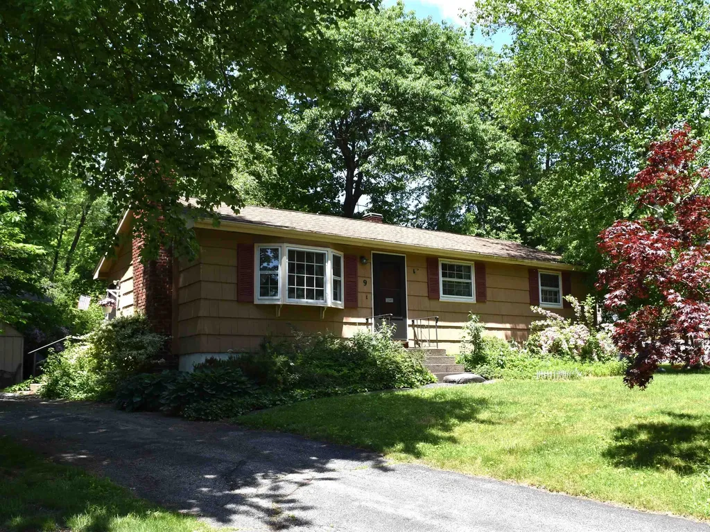 9 Cardiff Road Nashua NH 03062
