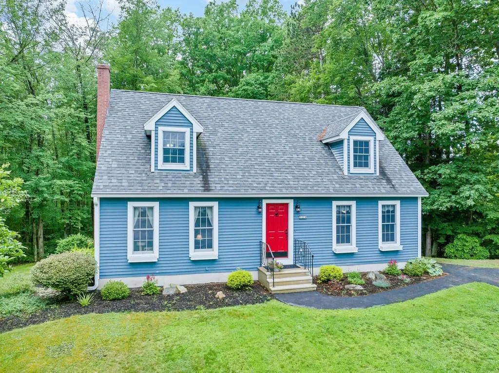 32 Deerfield Court Rochester NH 03868