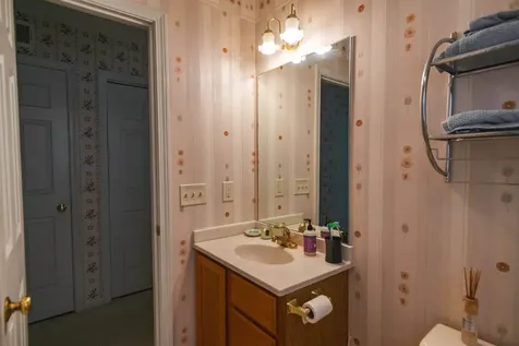 19 Saxonhollow Drive Essex VT 05452