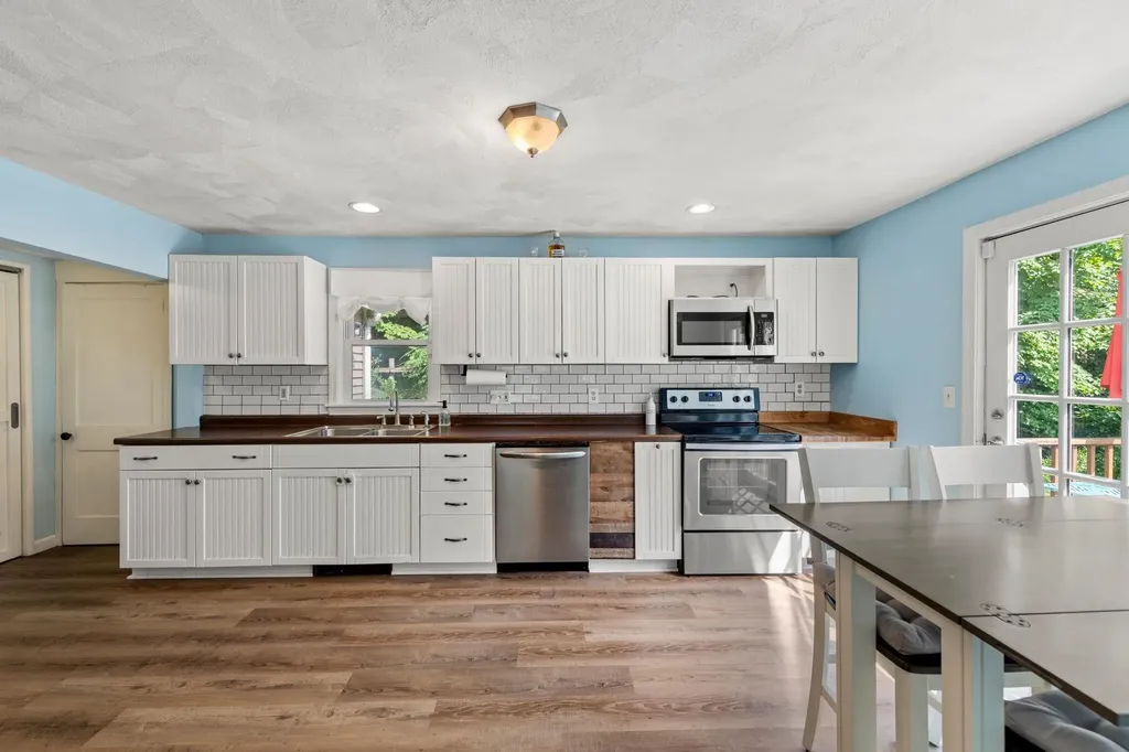 39 Newfields Road Exeter NH 03833