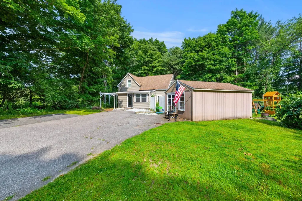 39 Newfields Road Exeter NH 03833