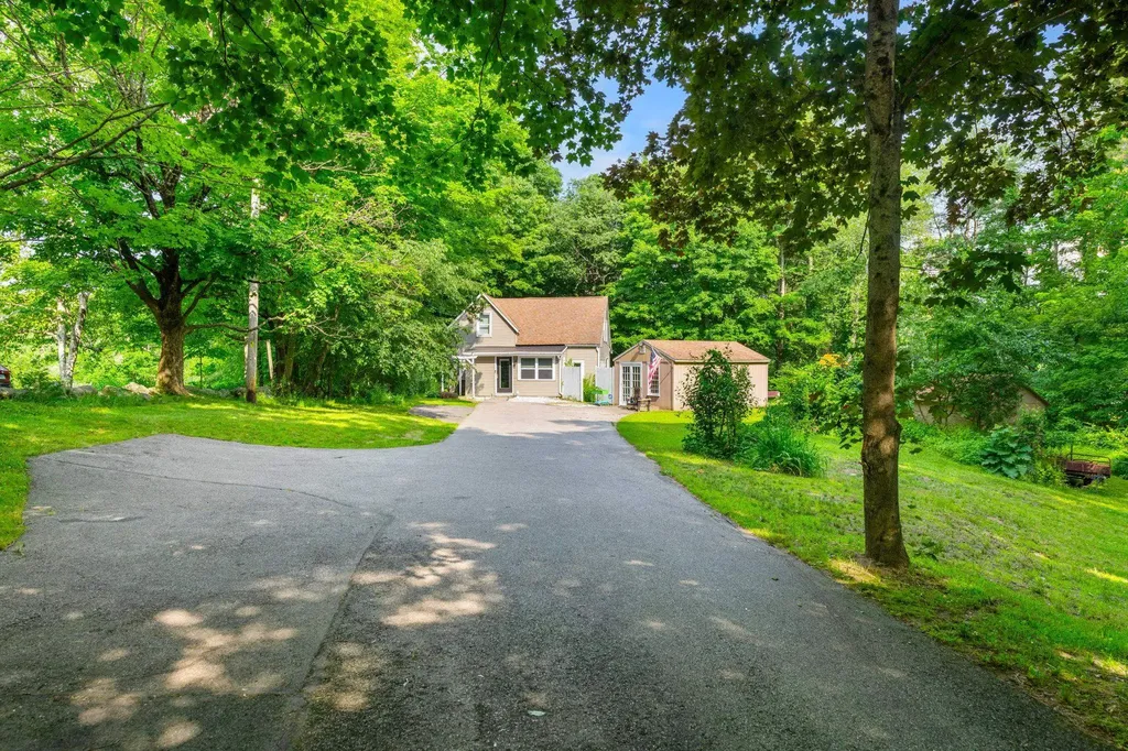 39 Newfields Road Exeter NH 03833