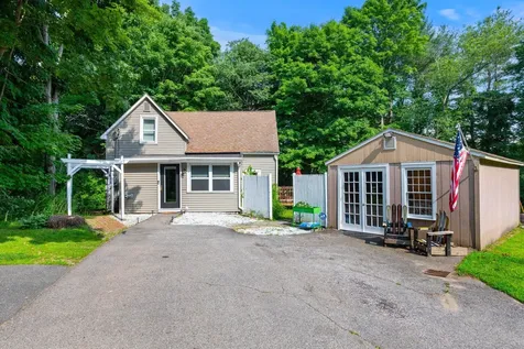 39 Newfields Road Exeter NH 03833