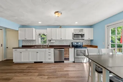 39 Newfields Road Exeter NH 03833