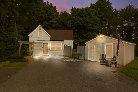 39 Newfields Road Exeter NH 03833