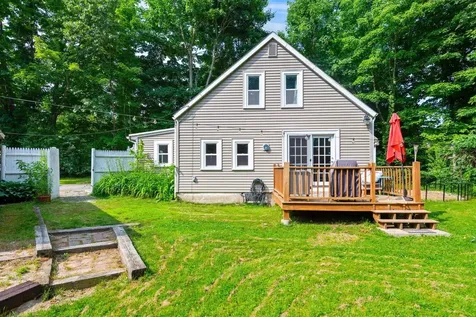 39 Newfields Road Exeter NH 03833