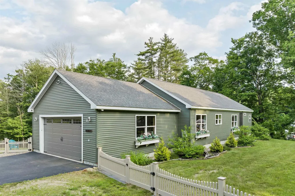 289 Center Street Wolfeboro NH 03894