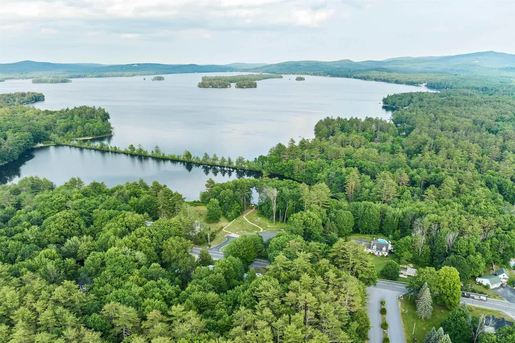 289 Center Street Wolfeboro NH 03894