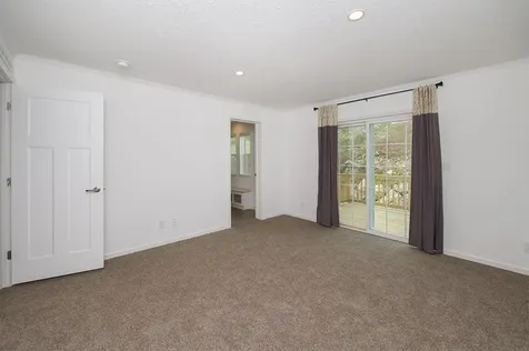 6 Sharon Way Fremont NH 03044