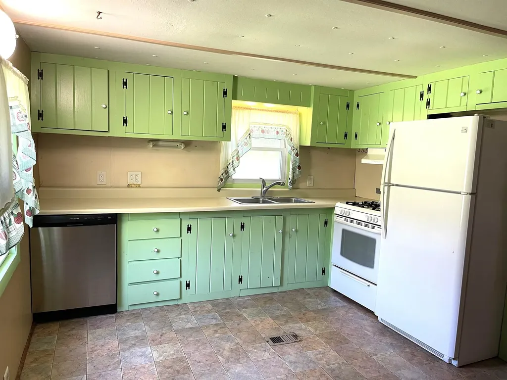 12 Smith Drive Canaan NH 03741