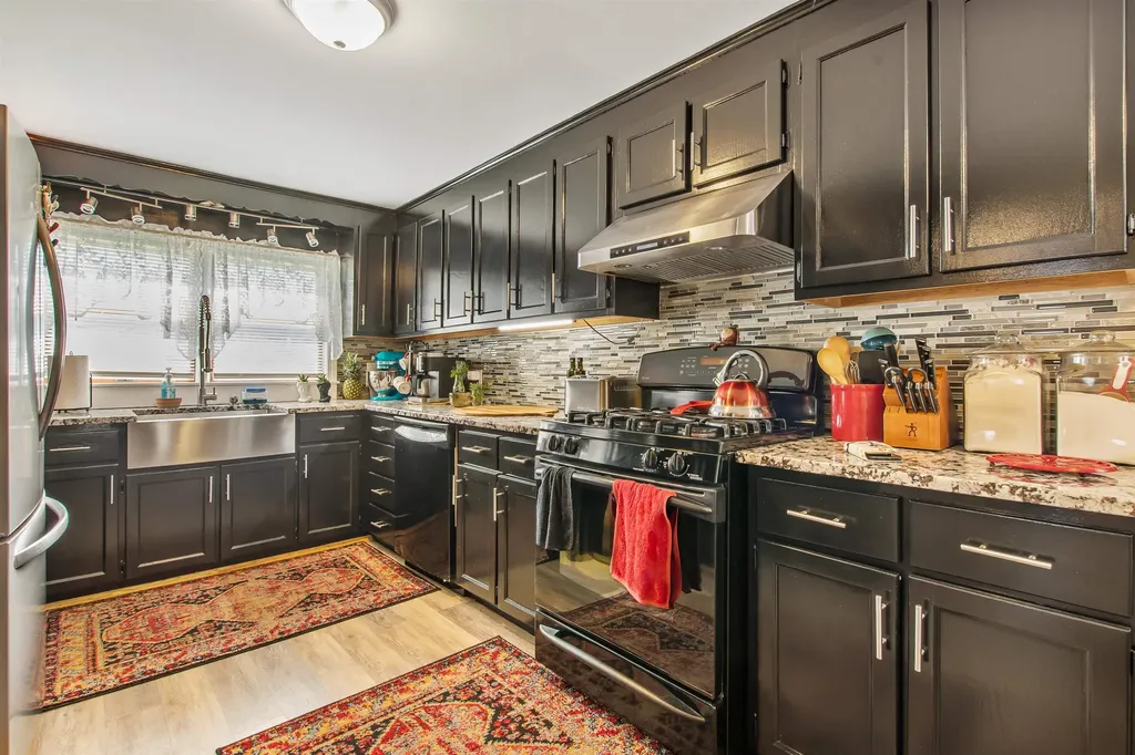 25 Edwards Street Colebrook NH 03576
