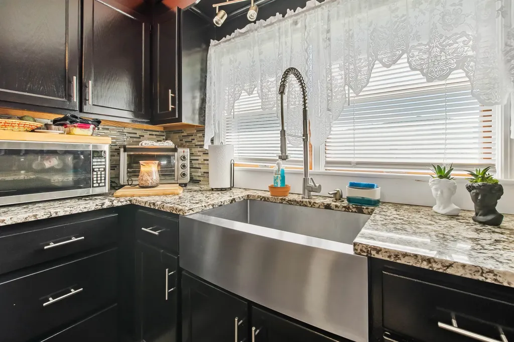 25 Edwards Street Colebrook NH 03576
