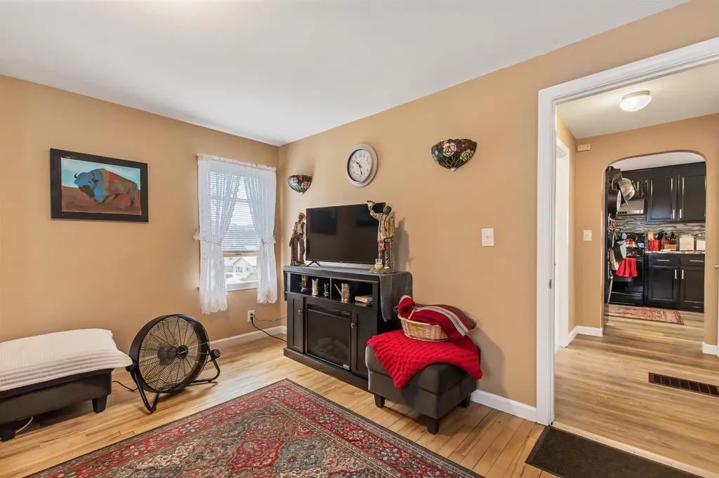 25 Edwards Street Colebrook NH 03576