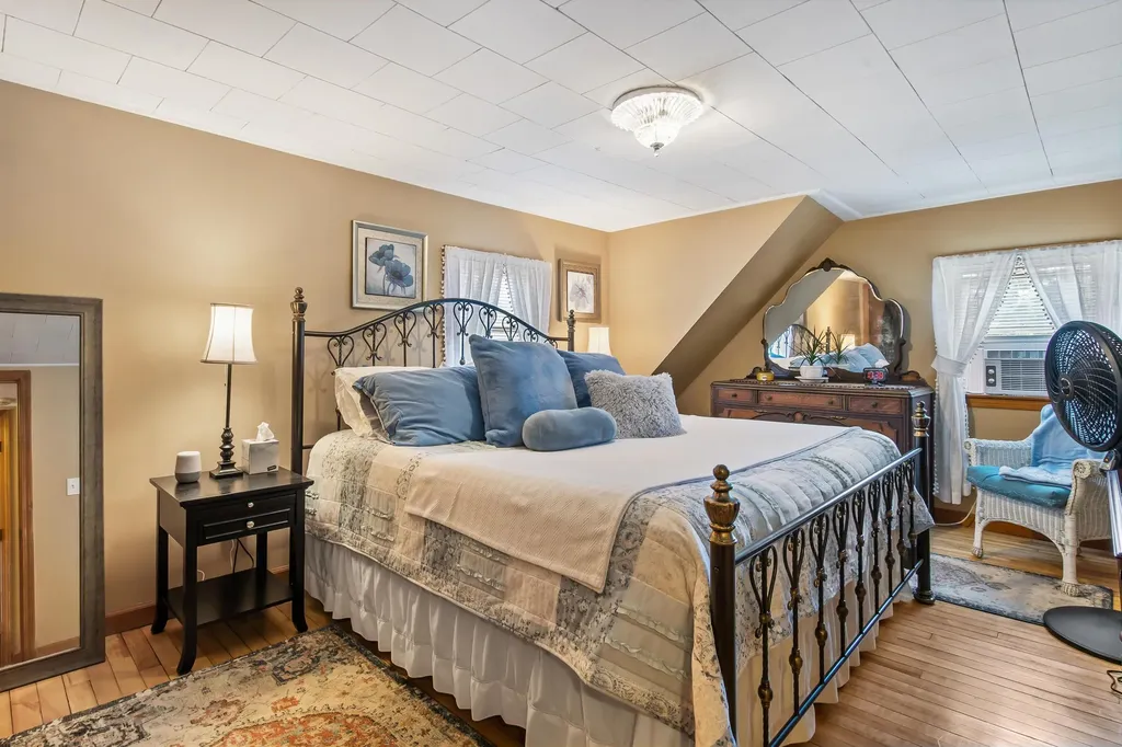25 Edwards Street Colebrook NH 03576