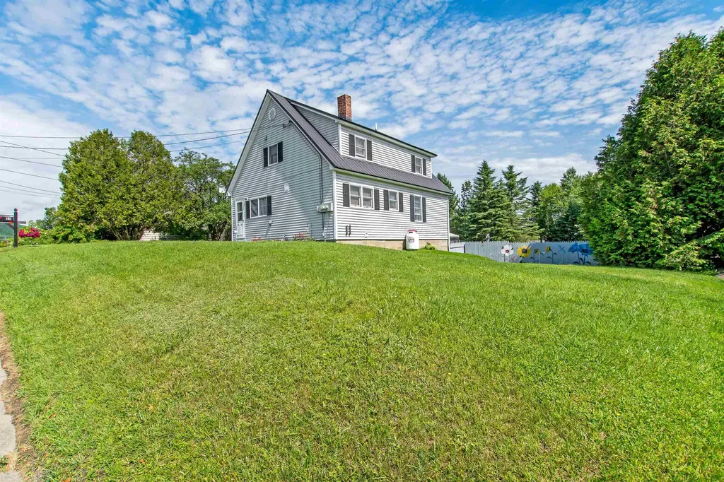 25 Edwards Street Colebrook NH 03576