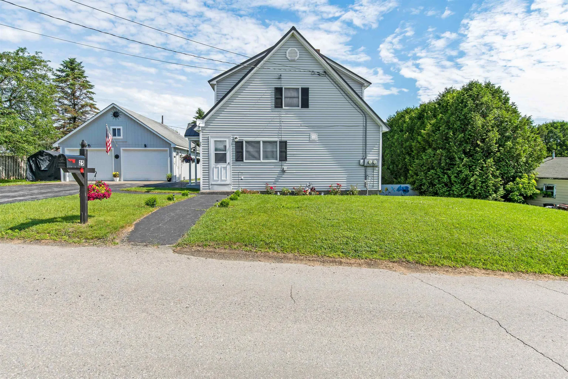 25 Edwards Street Colebrook NH 03576