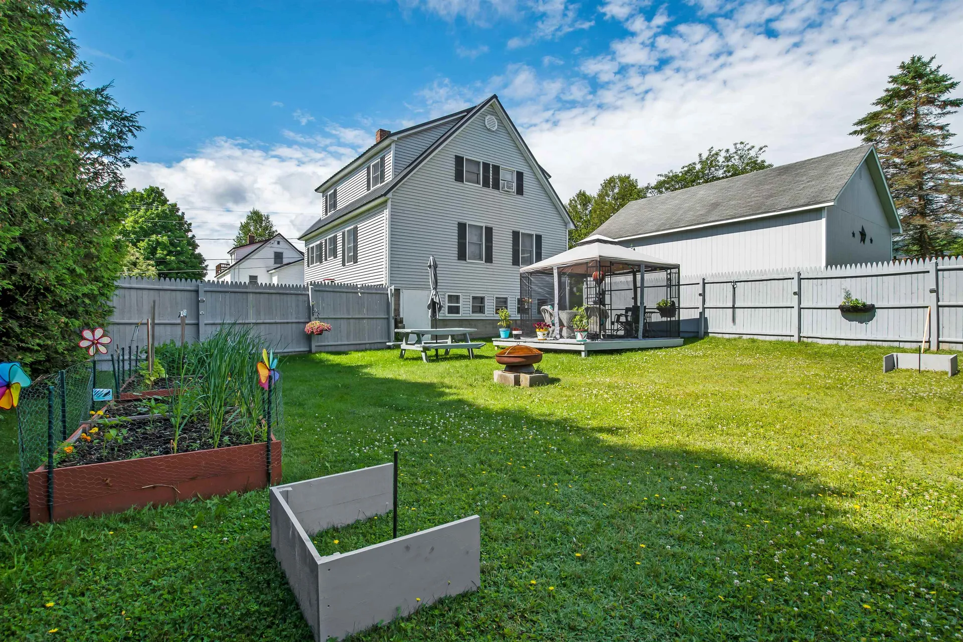 25 Edwards Street Colebrook NH 03576