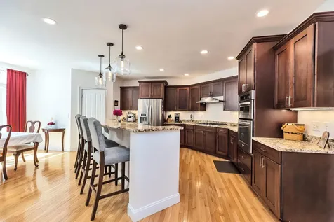 17 Hawthorne Drive Auburn NH 03032