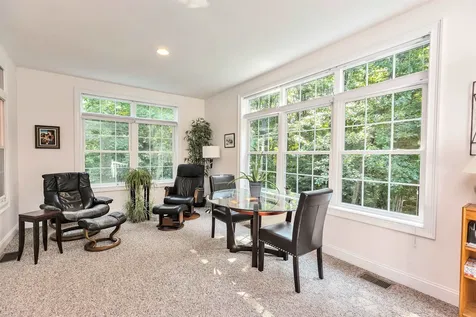 17 Hawthorne Drive Auburn NH 03032