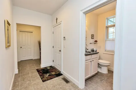 17 Hawthorne Drive Auburn NH 03032