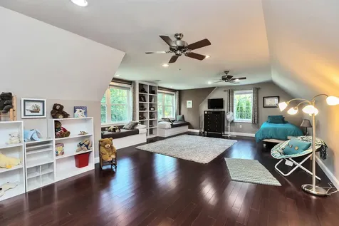 17 Hawthorne Drive Auburn NH 03032